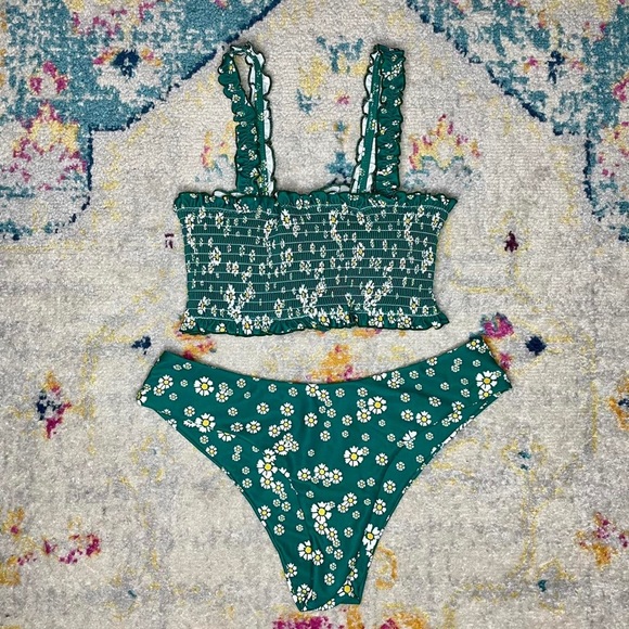 Green Daisy Print Tie Up Bikini size S - Picture 1 of 3